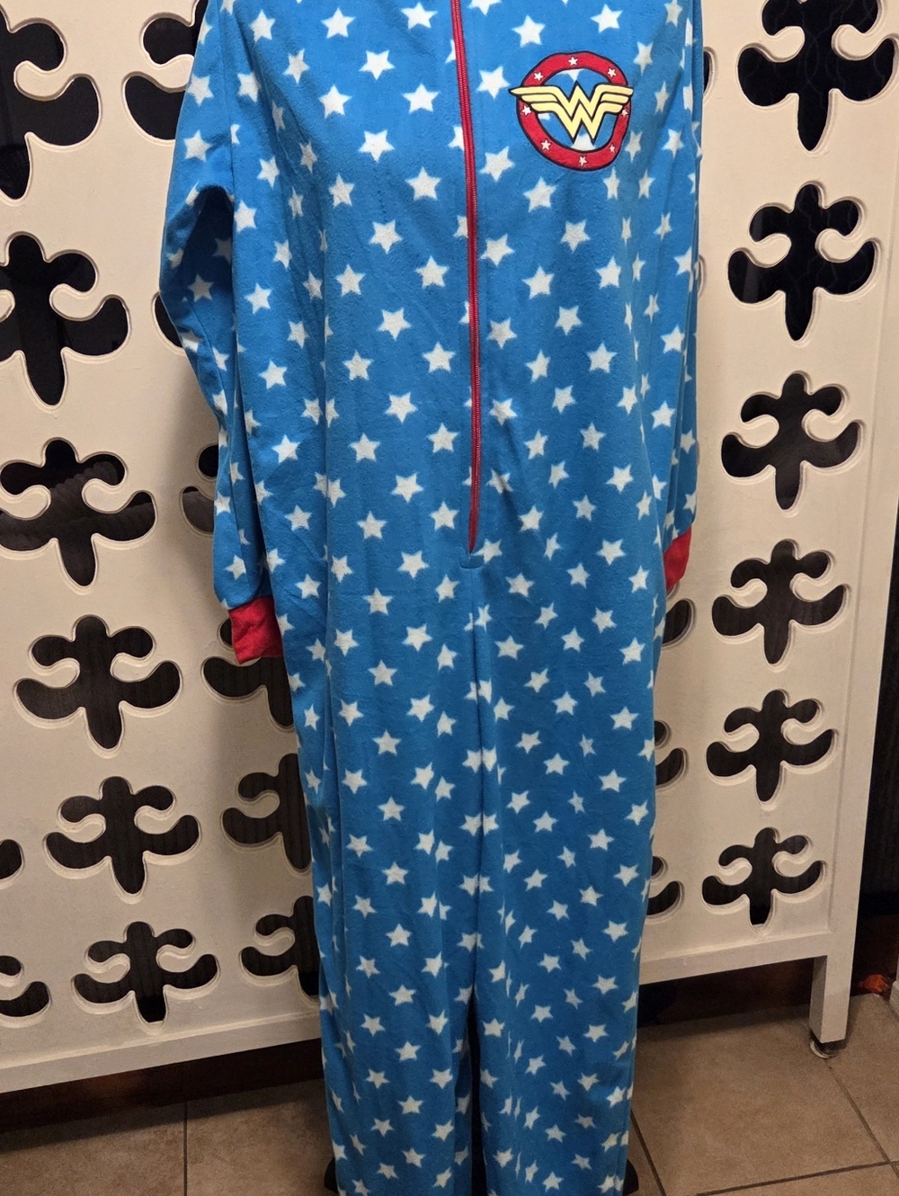 Wonder Woman Blue Star Fleece Onesie - NWOT - Picture 3 of 4